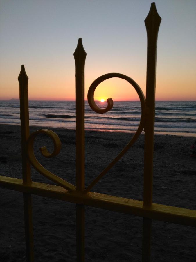 Nikotsaras Beach House Since 1930 อาคาราวี ภายนอก รูปภาพ